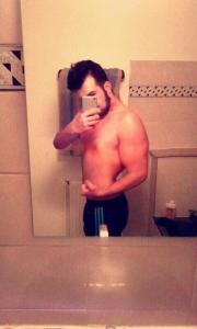 Homme de 18  ans chercher femme coquine 