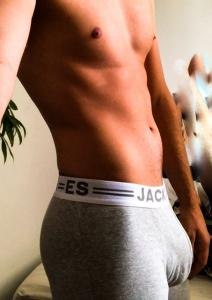 Homme de 27 ans TBM libertin, cherche femme ou couple ! 