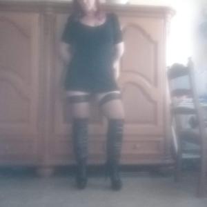 Photo de Chienne soumise