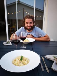 Homme 30 ans cherche nouvelles expriences, dcouvrir le libertinage, 