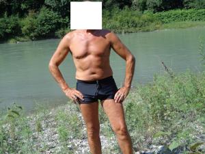 cherche femme physque agreable ou mince  de 50 a 65  pour  relation frequente sexe calin ect   suivi