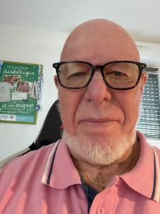 Fisteuse Douce et exp�riment�e  aimant le cunnilingus 