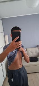 Jh cherche femme, couple ou trans 