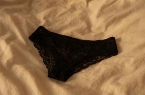 Je vend mes petites culottes  