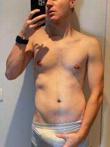 JEUNE HOMME DOU ET PLEIN