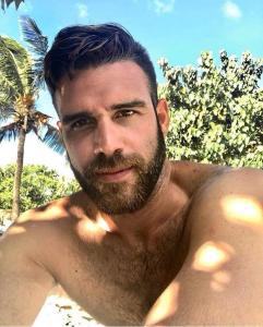 Beau mec dispo pour candau, scenario ou quickie