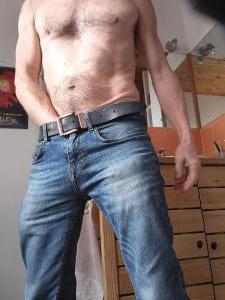 Je suis tout � vous mesdames