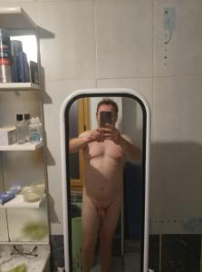 Recherche femme ou couple pour moment coquin 