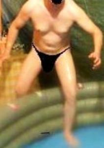 Homme BI  pour  plan cul Lutte �rotique dans du chocolat  