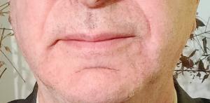 Qui pour caresses et t�t�es 