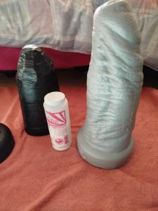 FAn de  gros diam�tre. En dildo horse  4xxl. Pour femme trans trav 