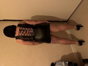 Un ou 2 hommes pour l�anniversaire de ma femme 