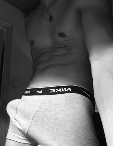 Disponible pour une femme voulant s'amuser dans le respect