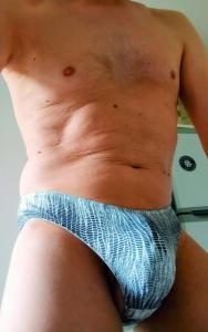 Homme h�t�ro discret recherche travaux 