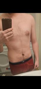 Jeune de 18 ans pour couple avec/ou femme plus ag�e