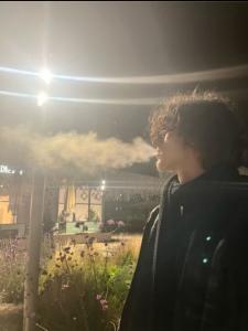 JH 20 ans cherche rencontre peu importe l'age ;)