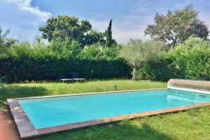 Recherche jardin discret pour bronzage naturiste (sans vis-�-vis)