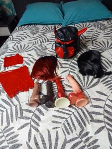 Vend sexe toys cagoule chien 🐕 tenue perruques