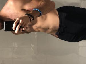 Jeune homme fit pour femme de tout �ge 