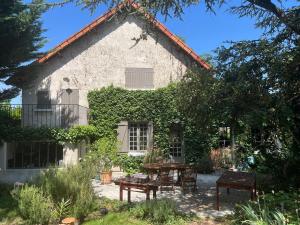 Maison au sud de Paris pour cet �t�, femmes seules ou couples candau