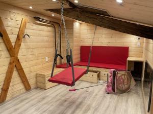 Nous pr�tons notre salle de jeux � couple dont la femme a entre 21 et 30 ans 
