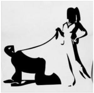 Soumis ch Femme qui porte l'uniform