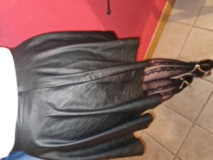 Couple recherche homme mature +40 ans , liser la description 