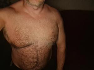 Viril, poilu, discret � Pour moments privil�gi�s