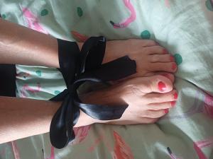 Photos pieds, collants, chaussettes