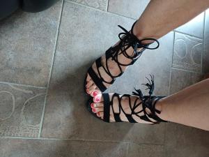 Chaussures port�es pour amateur de pieds