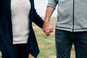 POUR SERIEUX CHERCHE FEMME 56 � 68 ANS