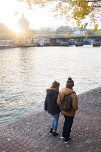 couple cherche couple ou homme pour partager moment soft