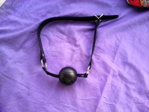 Masque avec b�illon boule silicone (article neuf ) 