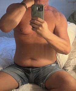 Homme Bi pour couple candau/H/F rond(e)s