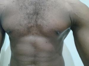 Black bien �quip� pour une gourmande 