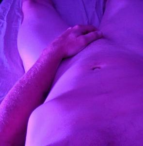 Recherche belle plante pour partager un moment plaisir pour une nuit ou plus si feeling. 