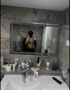 Jeune �tudiant de 18ans | 