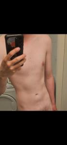Jeune de 18 ans pour femme plus ag�e ou couple