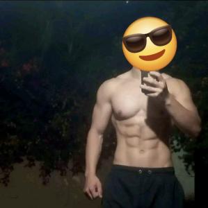 Jeune homme BM pour femme ou couple