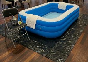 H Bi partenaire pour Plan cul en duo Bi ou Trio bi  avec Couple  Bi  dans  PISCINE GONFLABLE de  GEL