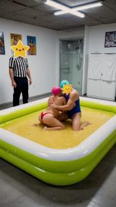  ( H bi  lutteur libertin non v�nal  et discret  )  Bienvenue dans mon ring coquin a toute F ou H bi